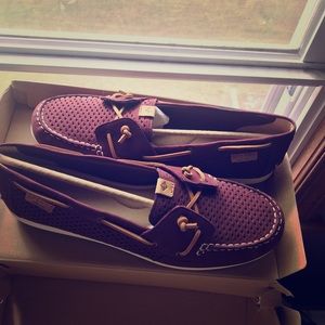 Sperry Women size 11 coil ivy scale grape